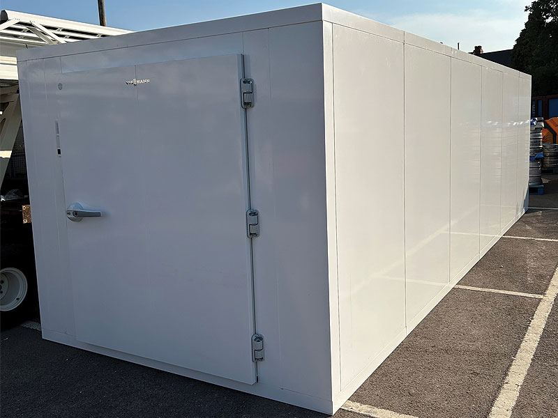 The benefits of hiring a modular walk in freezer for your next event