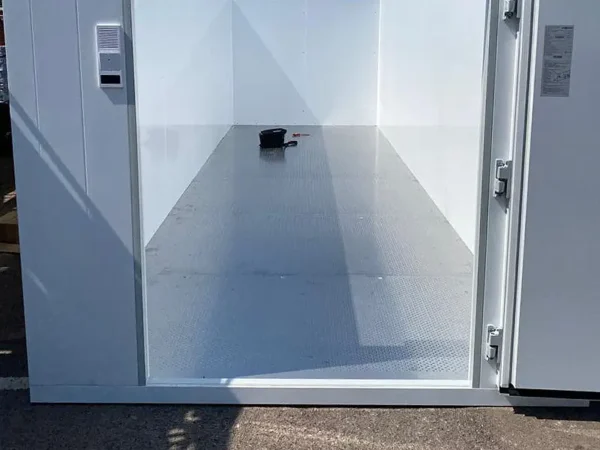 2.4m x 6.0m Freezer Room